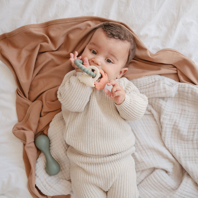 MTR-102, Mushie Teething Ring
